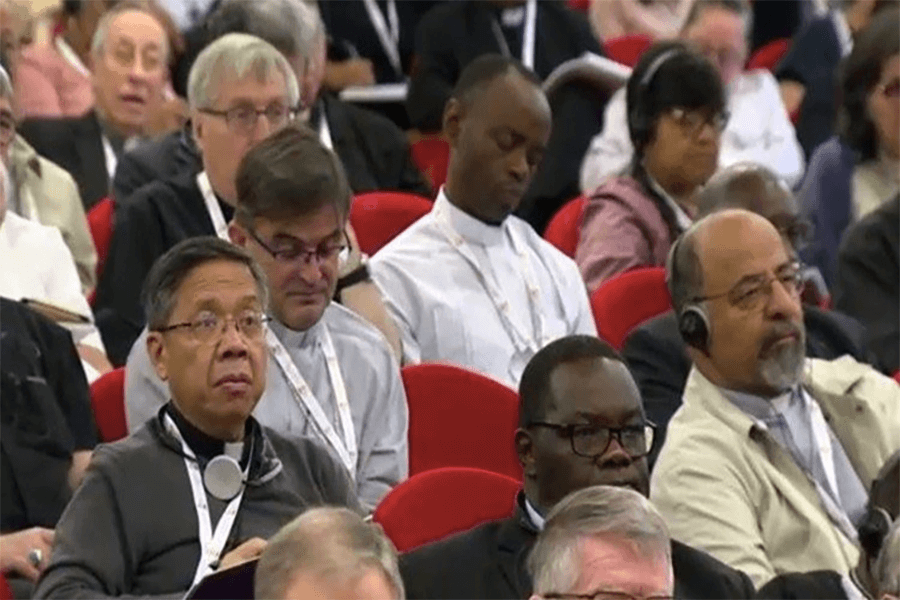 Os participantes do Sínodo reunidos em retiro espiritual